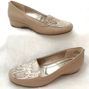 Nude Tan Bandolino Lilas leather slip on comfort with snake print  Sz 6.5M